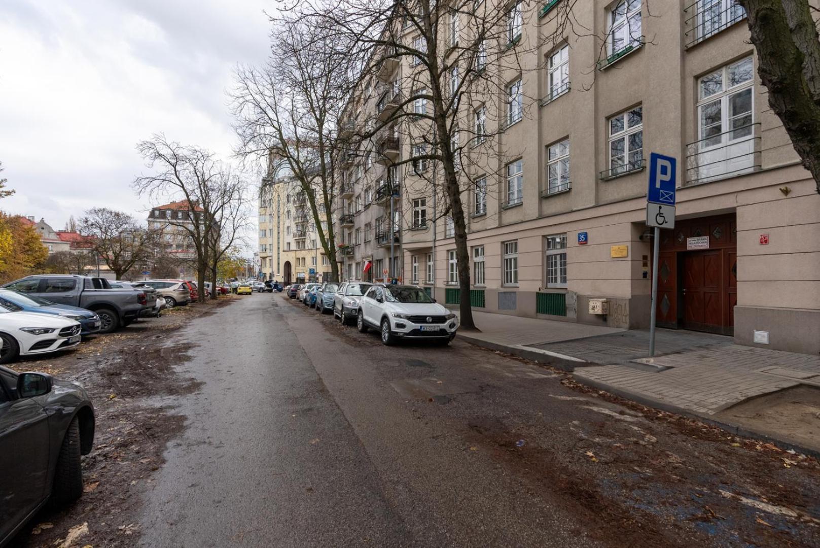 Chocimska - Location, Tram&shops Nearby - By Rentujemy *
